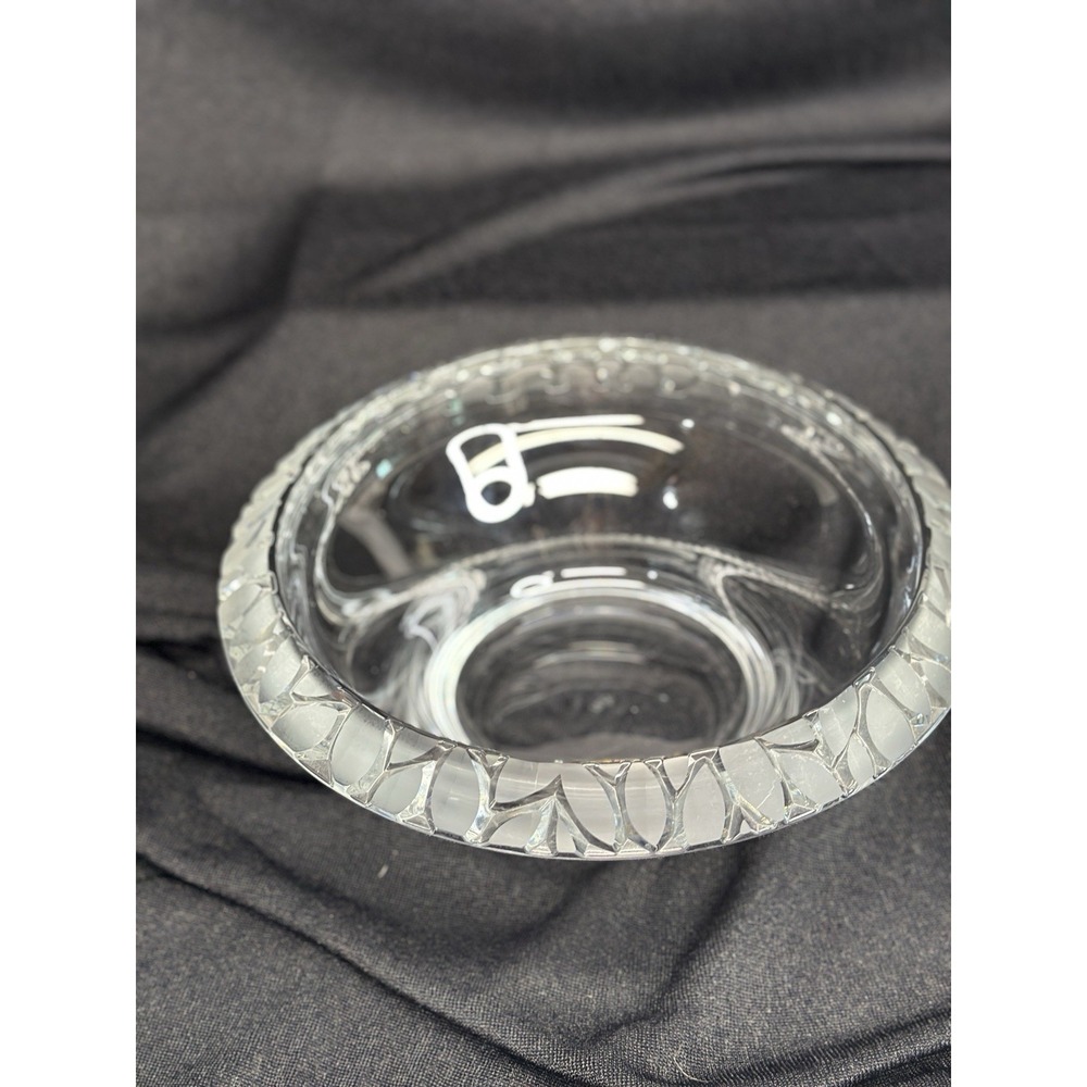 Vintage Round Mikasa Crystal 11"Bowl Frosted Floral Leaf  On Edges‎